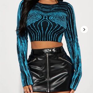 Fashion Nova Black and Blue Cropped Sweater